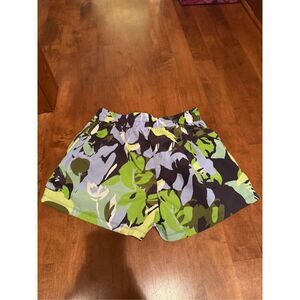 Woman’s brand new east west company shorts size large